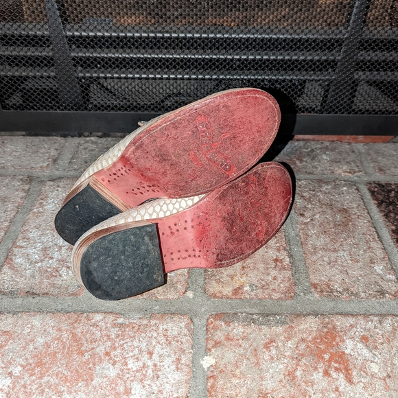 FreeBird Monalisa White Snake Slides Size 8 - Picture 13 of 16